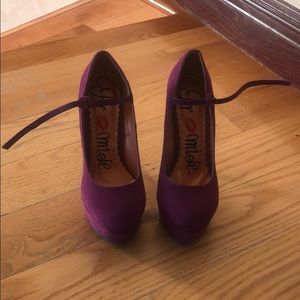 Never worn fuchsia velvet platform pumps